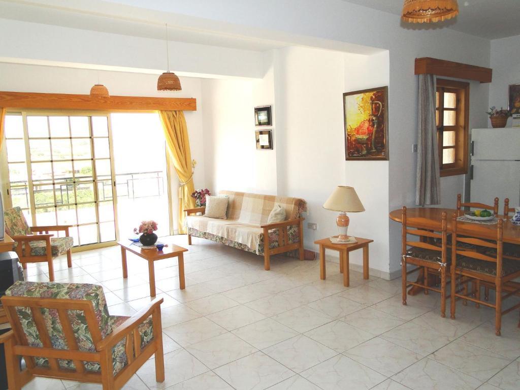 Ampelokipi Holiday Apartments Pissouri Oda fotoğraf